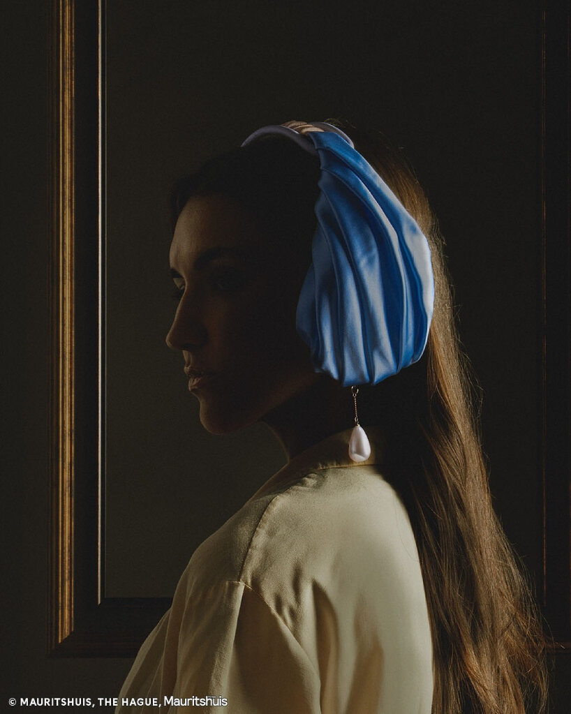 the accessory attempts to faithfully follow the headscarf from Johannes Vermeer’s painting