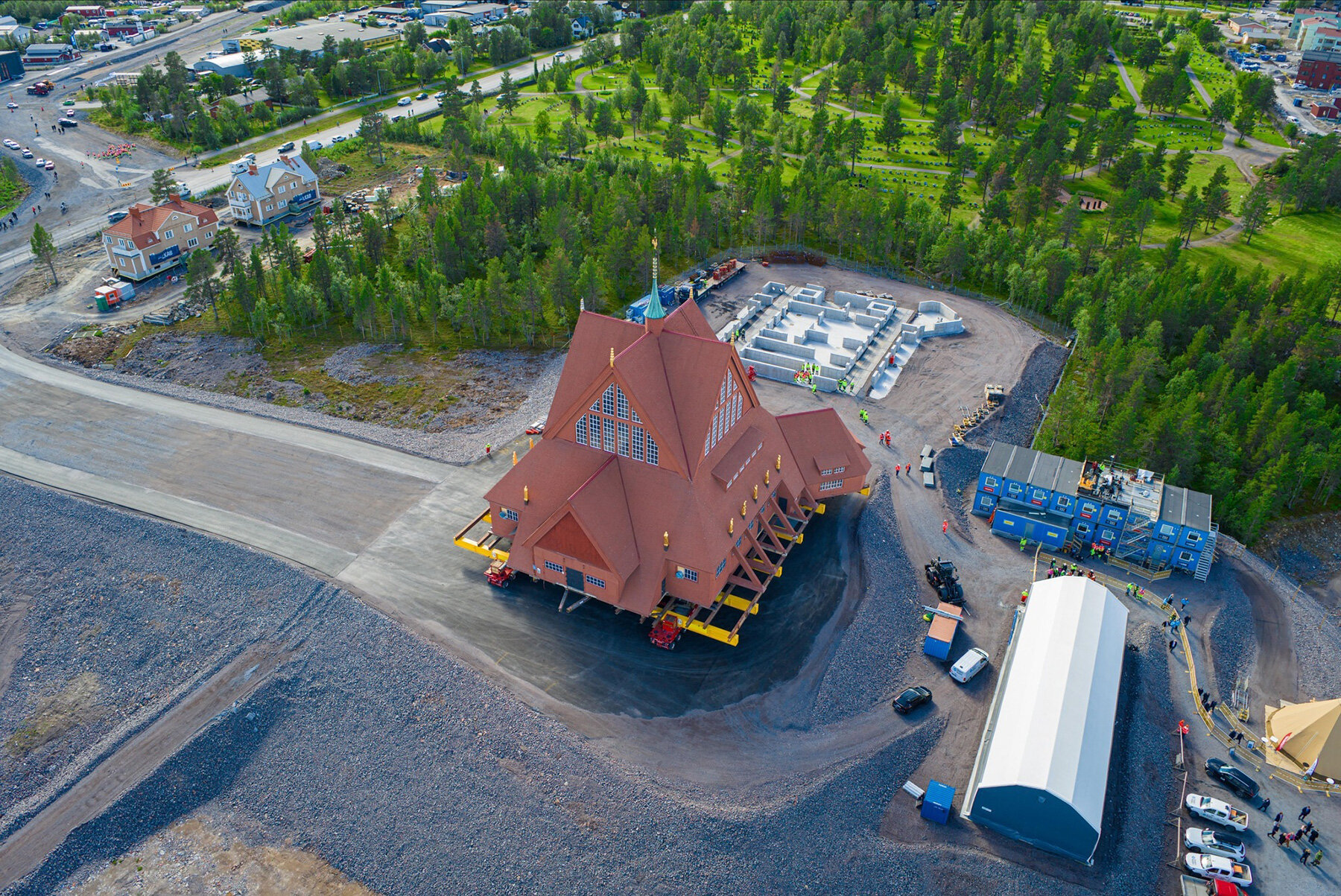 century-old-kiruna-church-sweden-expanding-iron-mine-designboom-large02