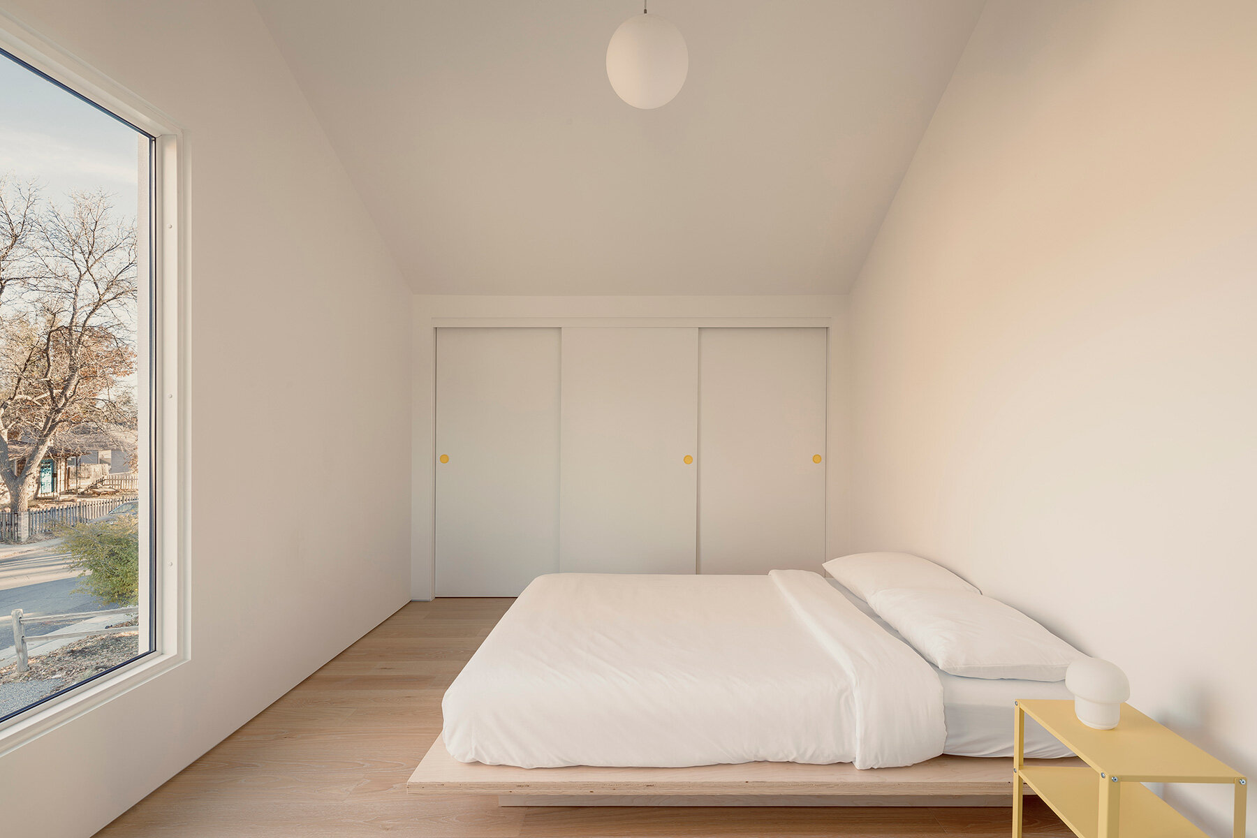 circular-ground-floor-shed-roofed-volume-nemestudio-colorado-dwelling-designboom-large03