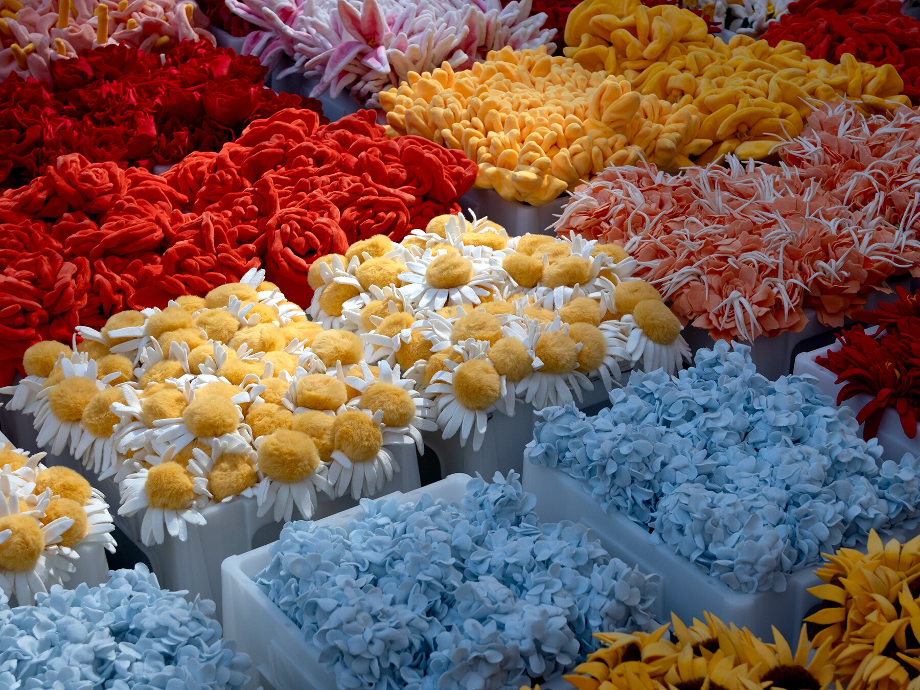 cj-hendy-flower-market-2-rockefeller-center-new-york-designboom-06a