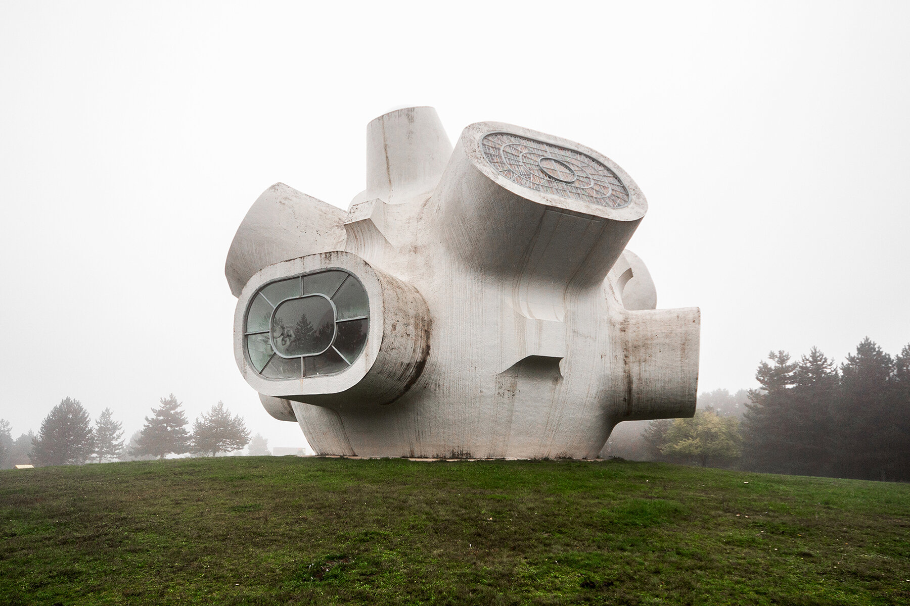 concrete-mon-amour-stefano-perego-photo-book-modernist-designboom-full-02