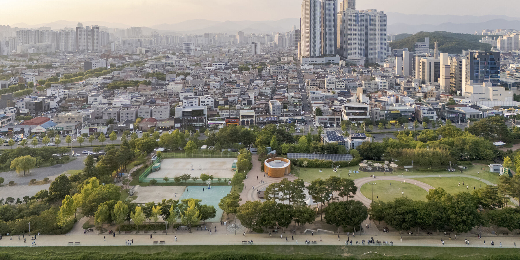 daegu-public-toilet-renovation-daniel-valle-architects-korea-designboom-1800-3