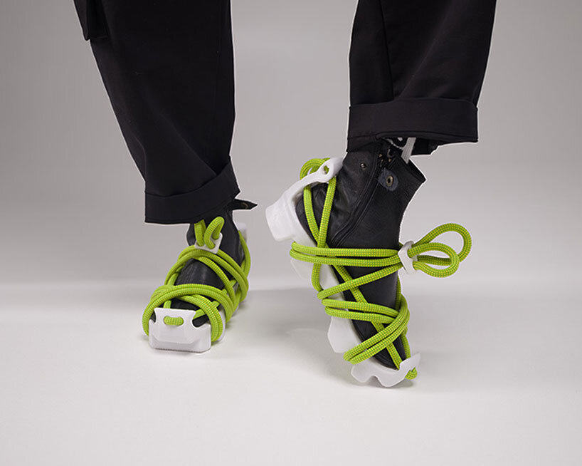 Las zapatillas de deporte impresas en 3D de Daniyar Uderbekov se adaptan a las suelas del usuario con cordones de cuerda de escalada de roca