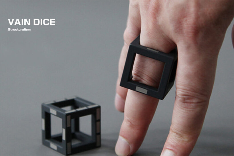 Tesoros de joyería de tiendas Designboom desde anillo completo hasta collares estampados en 3D