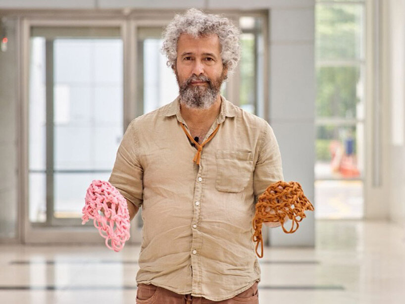 Ernesto Neto suspende una gran instalación de crochet en el Museo de Arte de Seúl