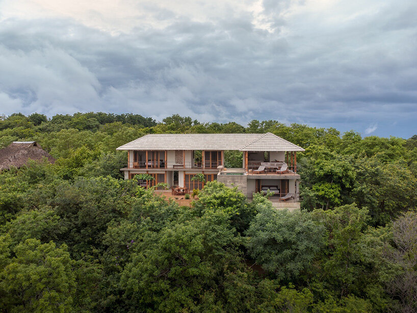 estudio atemporal crowns climate conscious oaxaca home with palapa-insipred roof