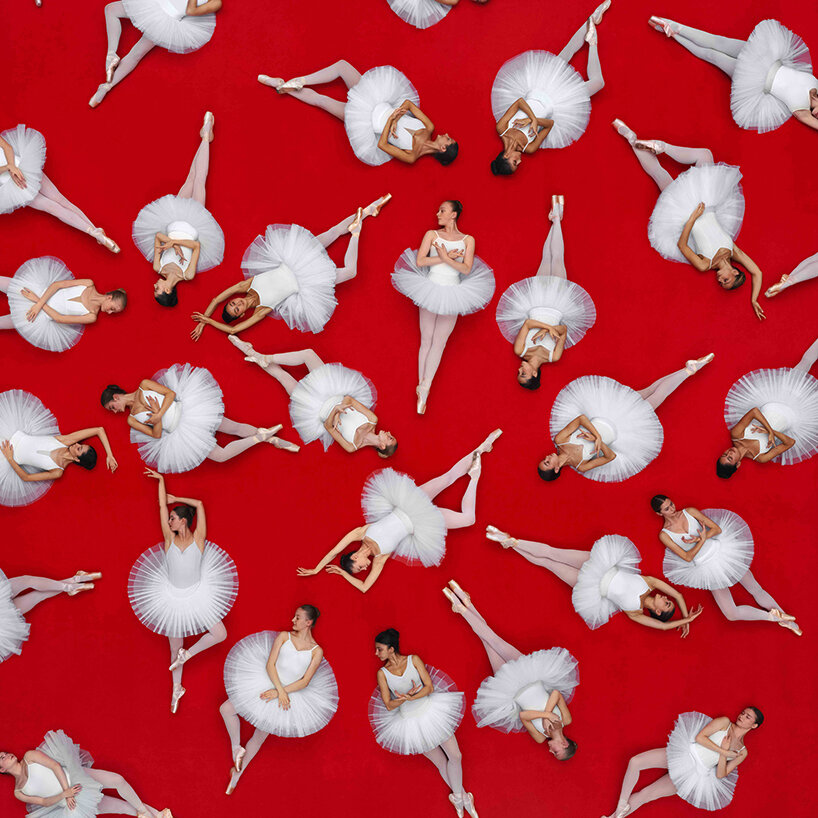 Forma, precisión, modo: dentro del mundo de la fotografía simétrica de Brad Wall