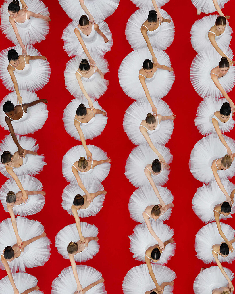 Forma, precisión, modo: dentro del mundo de la fotografía simétrica de Brad Wall