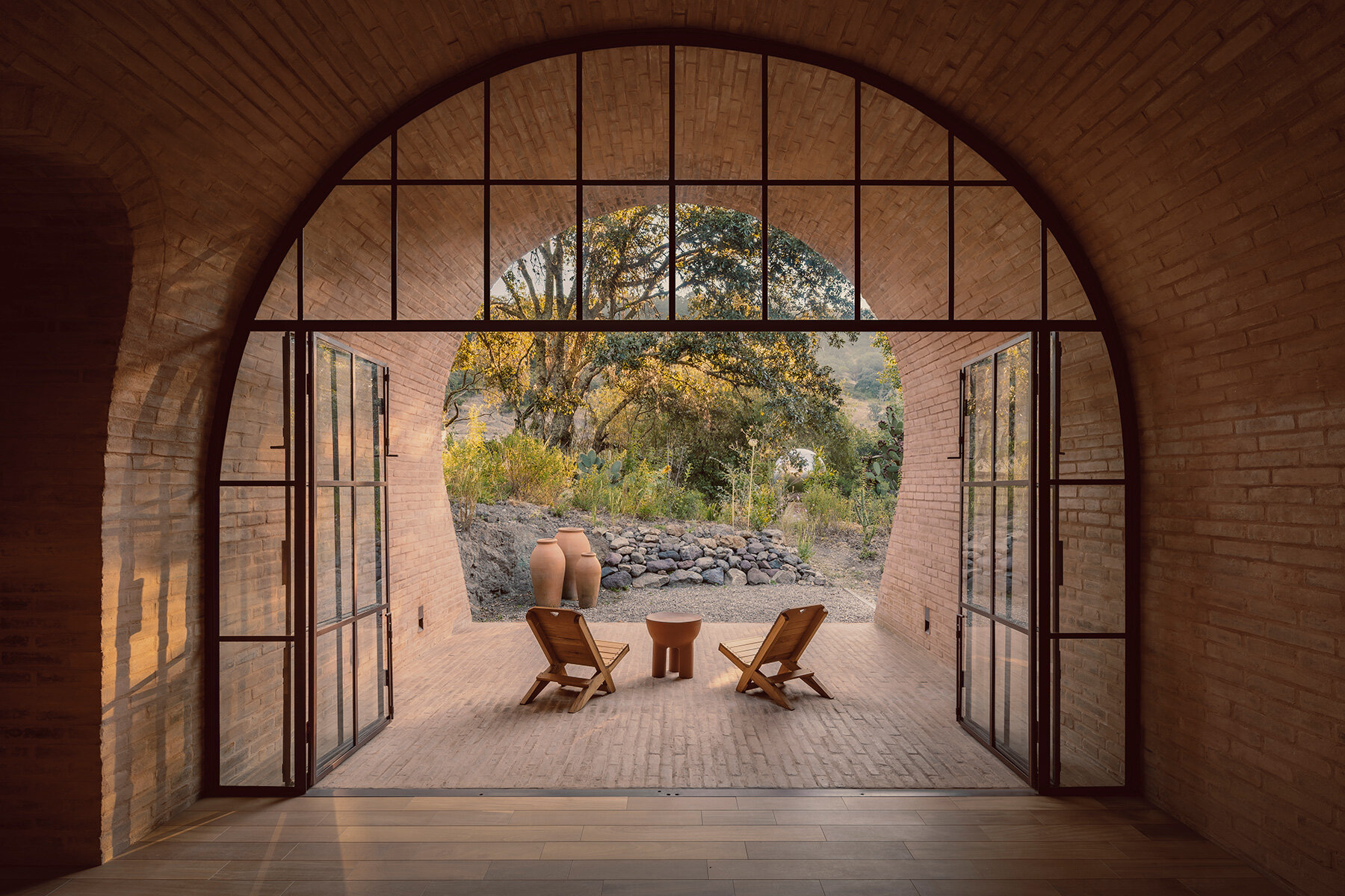 goma-vaulted-cabin-mexican-landscape-brick-towers-designboom-large02