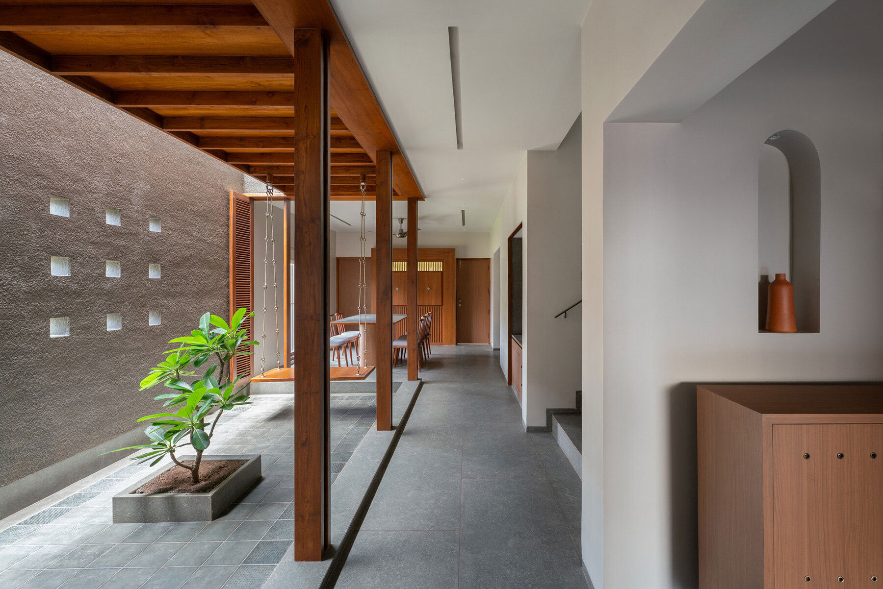 h-house-studio-nirbaadh-india-designboom-08a