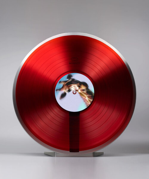 miniot’s upright wheel 3 spins and plays vinyl records using light instead of magnets or coils