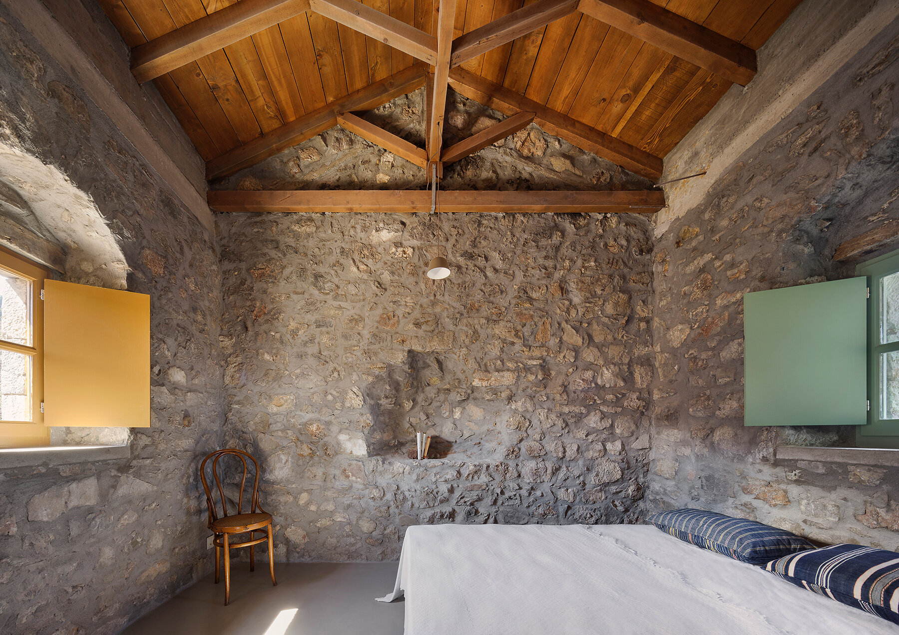 pointsupreme-peloponnese-house-greece-designboom-08a