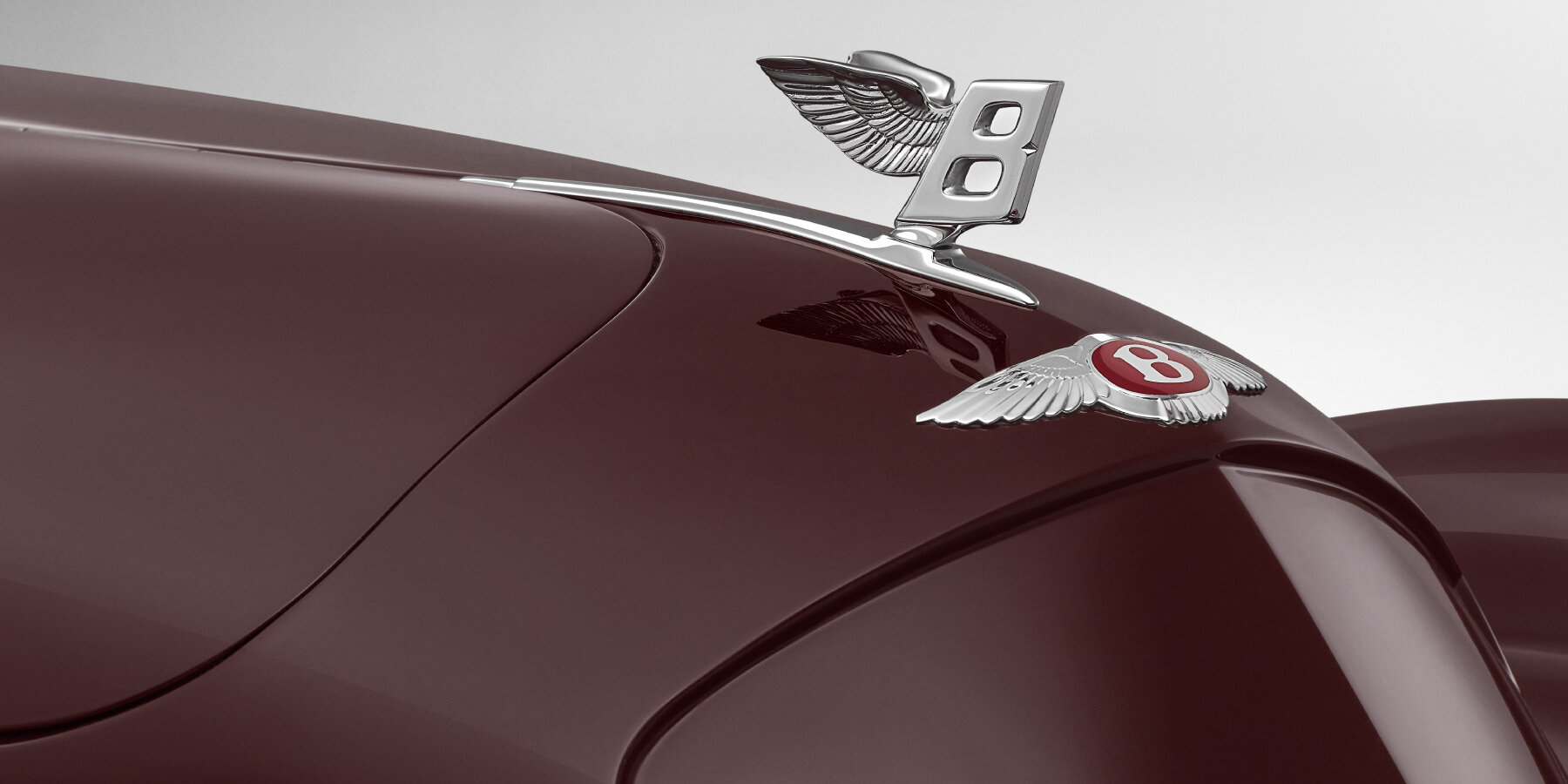 rediscovering-1939-mark-V-corniche-car-bentley-revives-mulliner-pebble-beach-concours-d’elegance-designboom-ban2