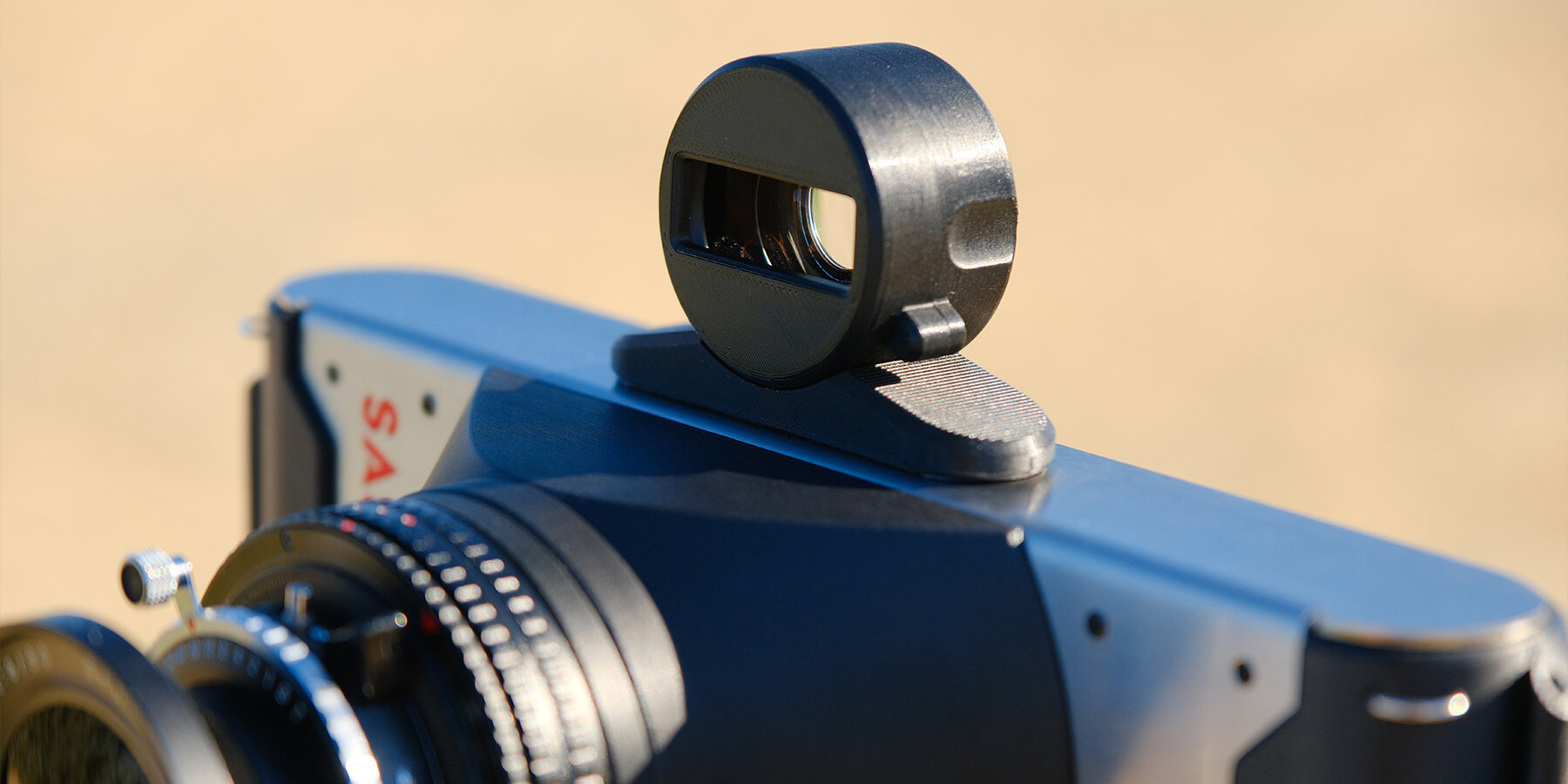 sasquatch-617-panoramic-film-camera-designboom-1800-3