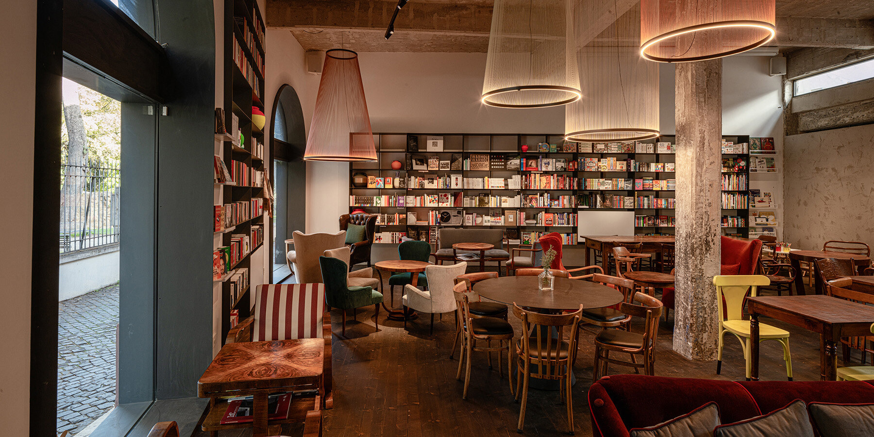 schiattarella-associati-shell-libreria-bistrot-rome-italy-designboom-full02