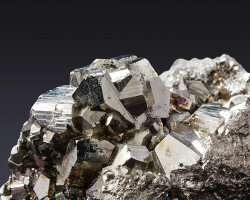 scientists discover iron-made crystal that can absorb, release, and breathe oxygen