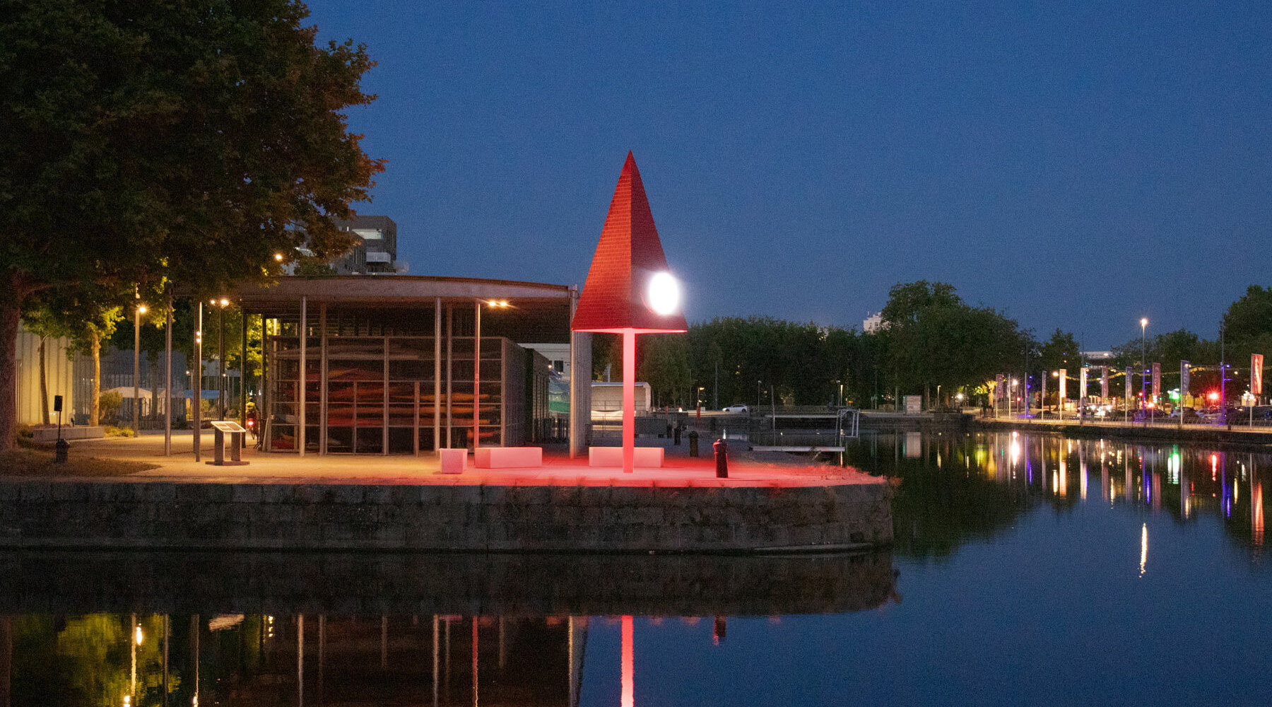 studio-5-5-cean-port-red-spire-sculpture-designboom05-fullwidth