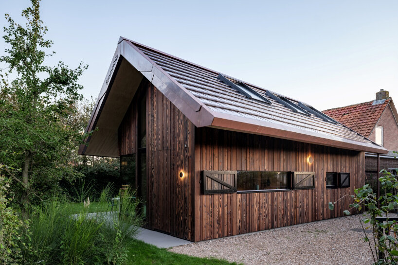 Casa de vacaciones preorganizada con techos asimétricos por edificio en forma de V en el equipo V de los Países Bajos
