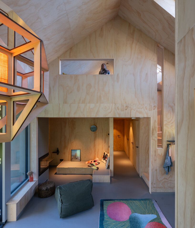 Casa de vacaciones preorganizada con techos asimétricos por edificio en forma de V en el equipo V de los Países Bajos