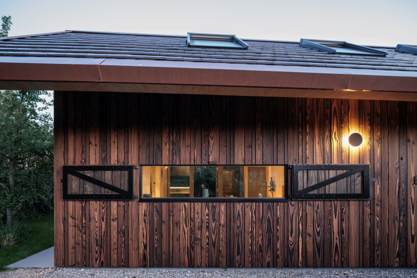 asymmetric roof tops prefabricated holiday home by team v architecture on dutch island