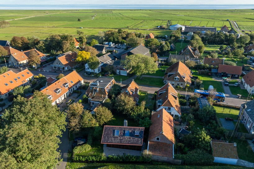 asymmetric roof tops prefabricated holiday home by team v architecture on dutch island