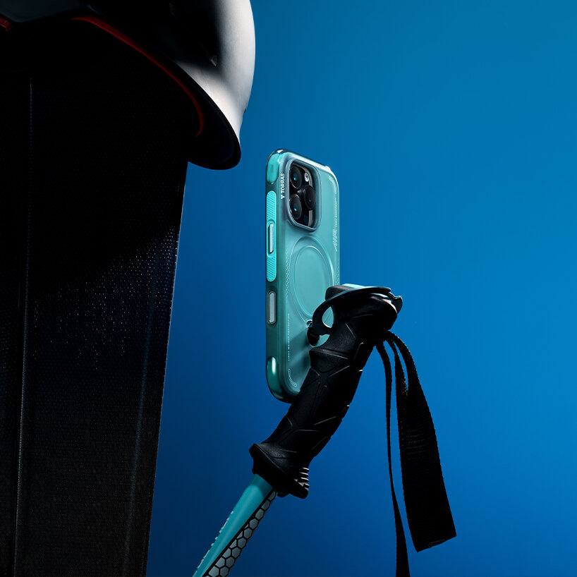 TORRAS' Q3 air series expands its smartphone case lineup with an all-in-one design