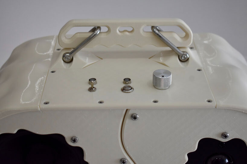 modular 3D printed bluetooth speaker allows for personalized color and pattern variations