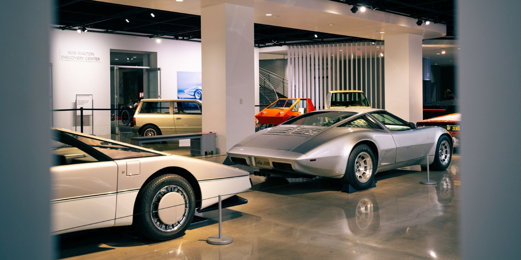 wedge-cars-60s-70s-lancia-stratos-HF-zero-lamborghini-countach-exhibition-petersen-automotive-museum-designboom-ban3