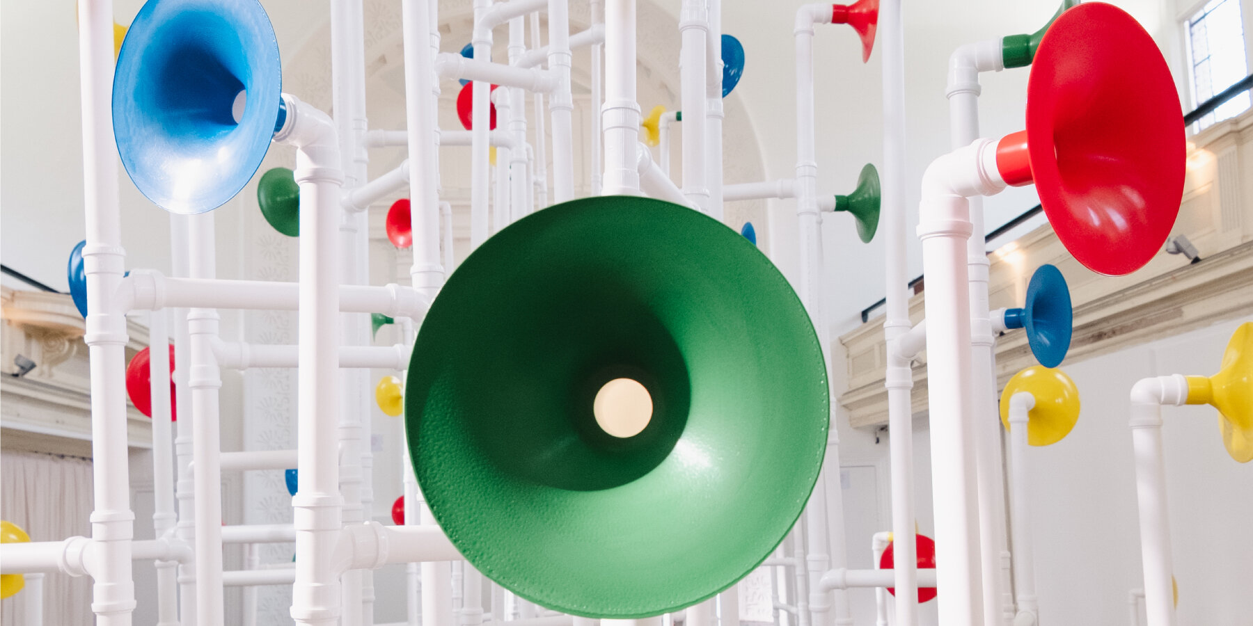 yuri-suzuki’s-UTOOTO-sonic-interactive-installation-modular-sound-parts-camden-arts-projects-designboom-ban