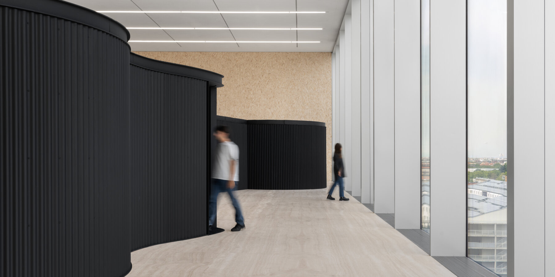 alex-da-corte-homage-claes-oldenburg-mouse-museum-milan-fondazione-prada-designboom-ban3