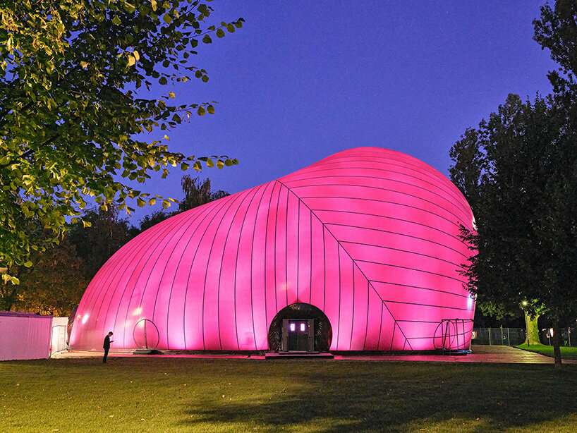 anish kapoor and arata isozaki's inflatable 'ark nova' concert hall rises in switzerland