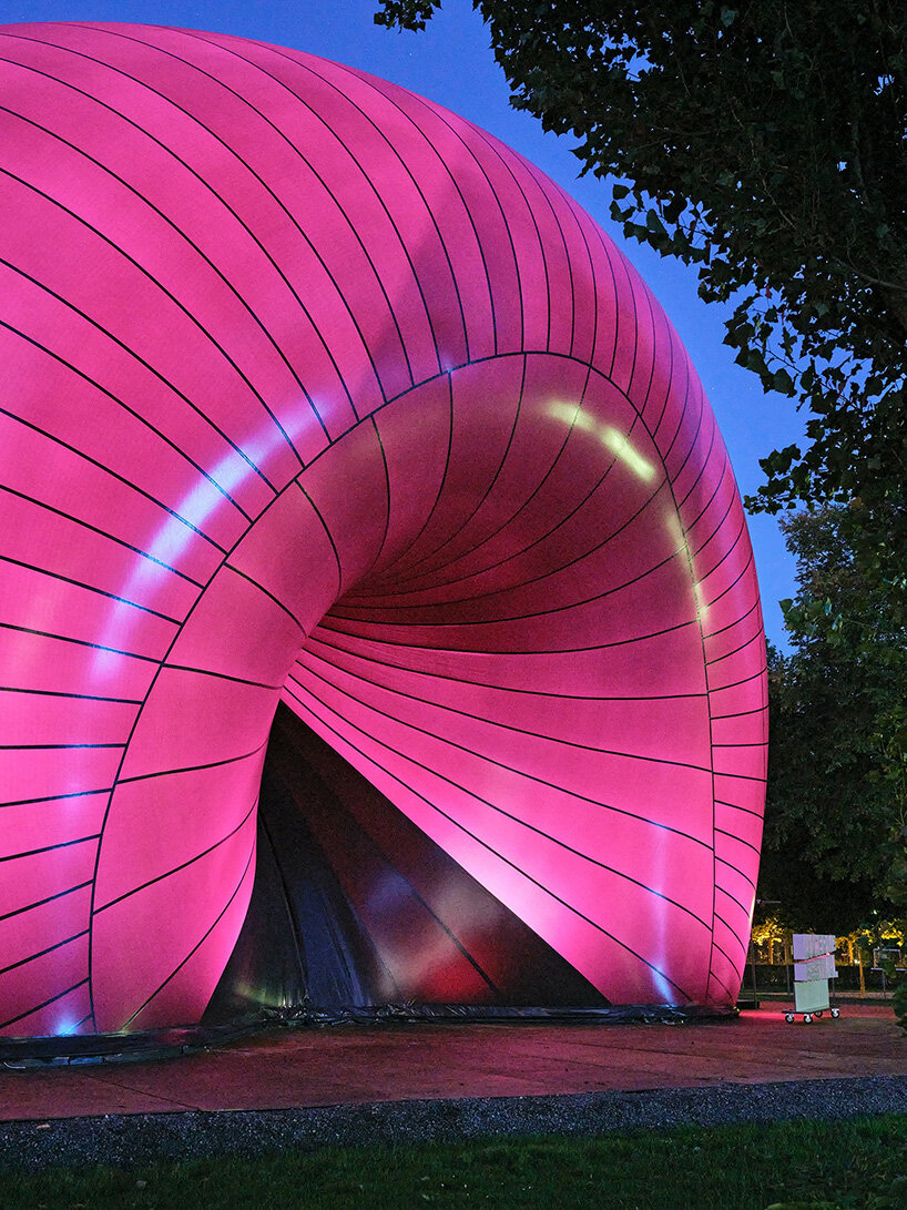 anish kapoor and arata isozaki's inflatable 'ark nova' concert hall rises in switzerland