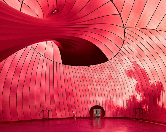 anish kapoor and arata isozaki's inflatable 'ark nova' concert hall rises in switzerland
