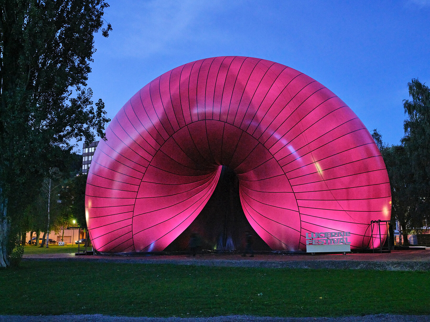 anish-kapoor-arata-isozaki-inflatable-ark-nova-concert-hall-switzerland-designboom-large02