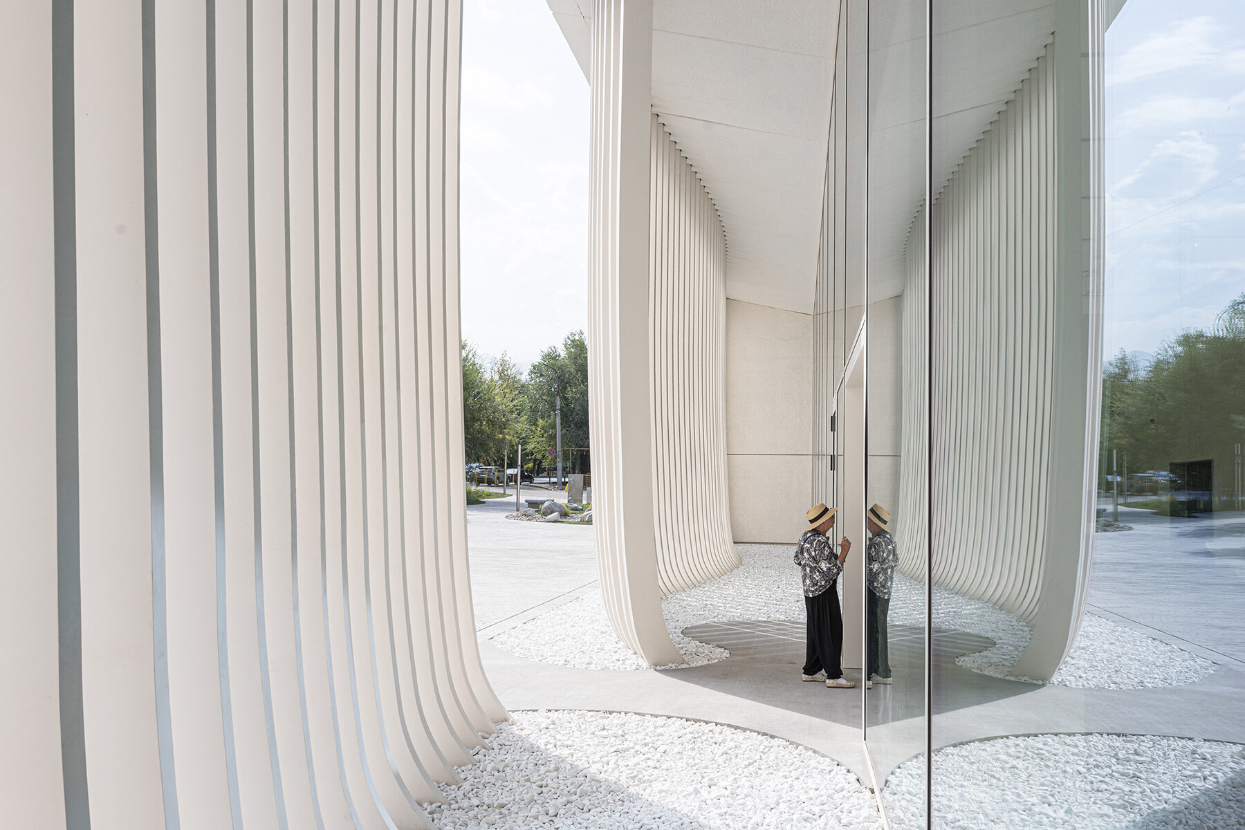 asif-khan-studio-tselinny-center-contemporary-culture-soviet-cinema-kazakhstan-designboom-06a