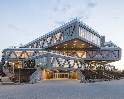 bjarke ingels completes stacked science center for claremont mckenna college in california