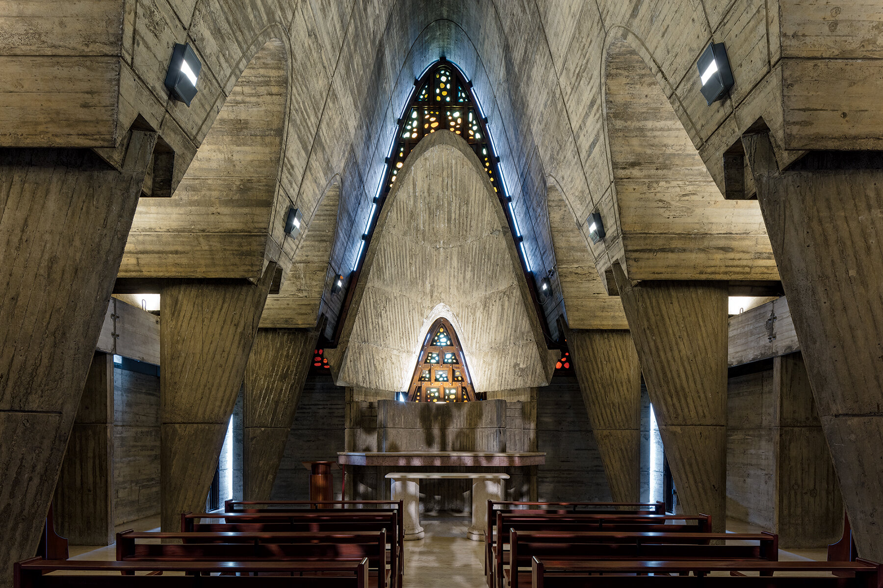 brutalist-interiors-hidden-life-concrete-facades-across-globe-blue-crow-media-designboom-full-01