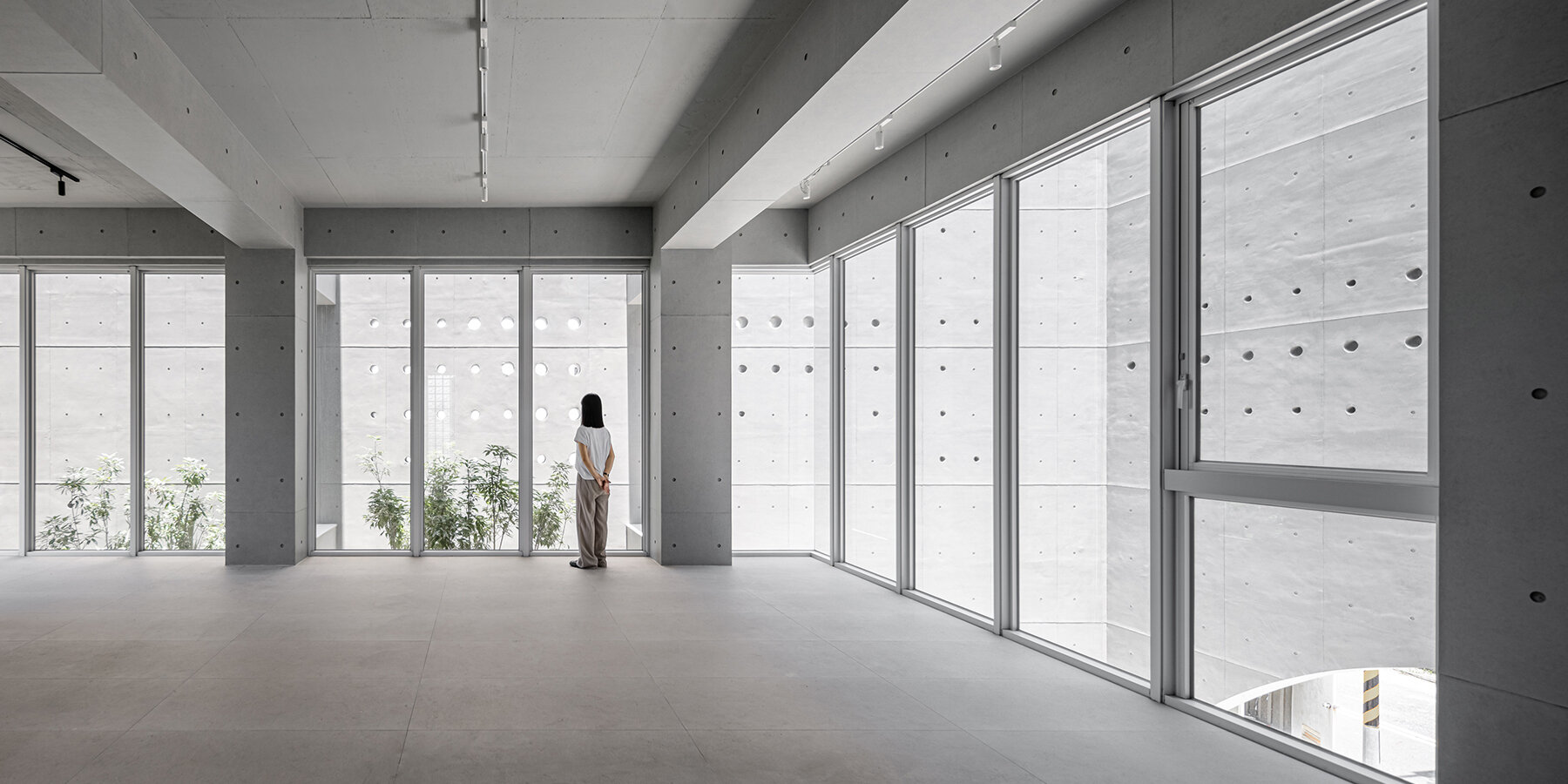 concrete-corporate-hq-air-matters-16-arch-studio-container-light-taiwan-designboom-large01