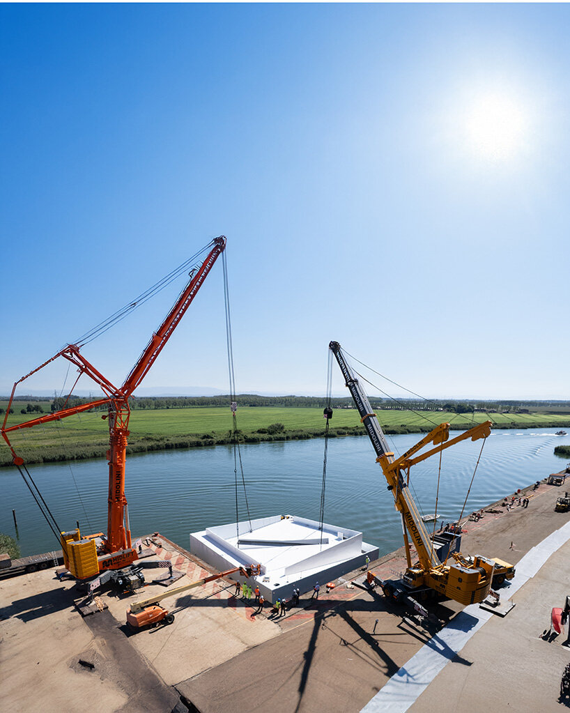 carlo ratti & höweler + yoon launch floating cultural plaza in venice ahead of brazil's COP30