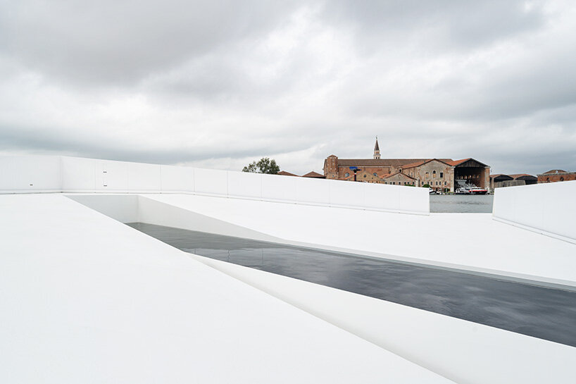 carlo ratti & höweler + yoon launch floating cultural plaza in venice ahead of brazil's COP30