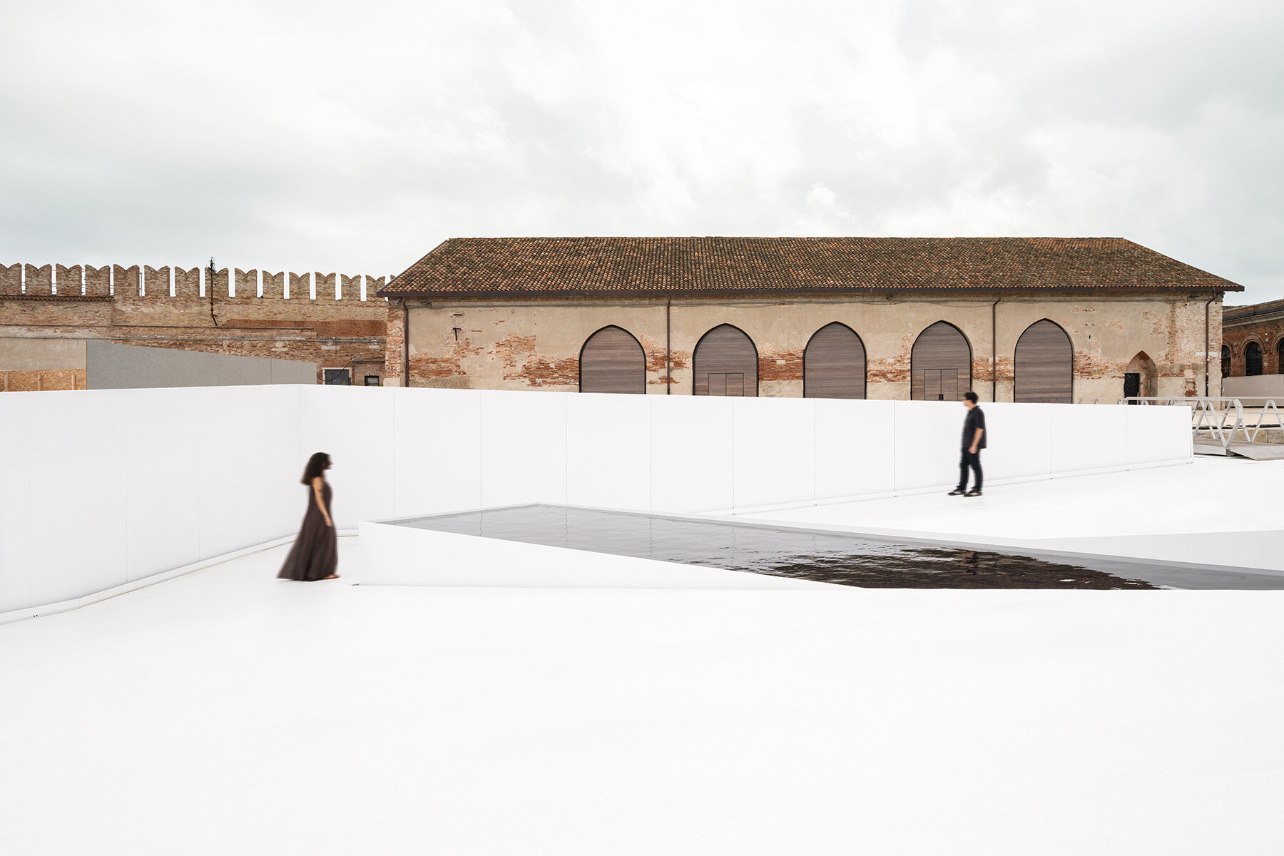cra-carlo-ratti-howeler-yoon-floating-climate-responsive-plaza-cop30-brazil-aquapraca-designboom-large02