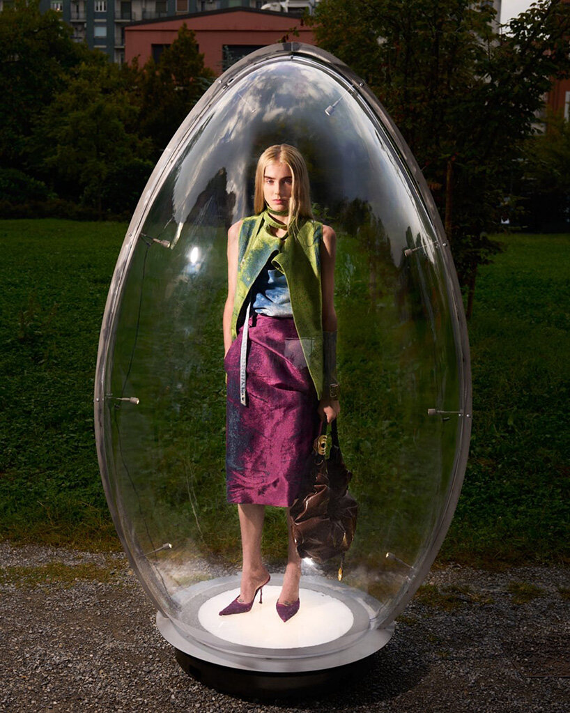 Diesel cerrado 55 SS26 Apariencia Milan Fashion Week Show Interior Transparent Huevo