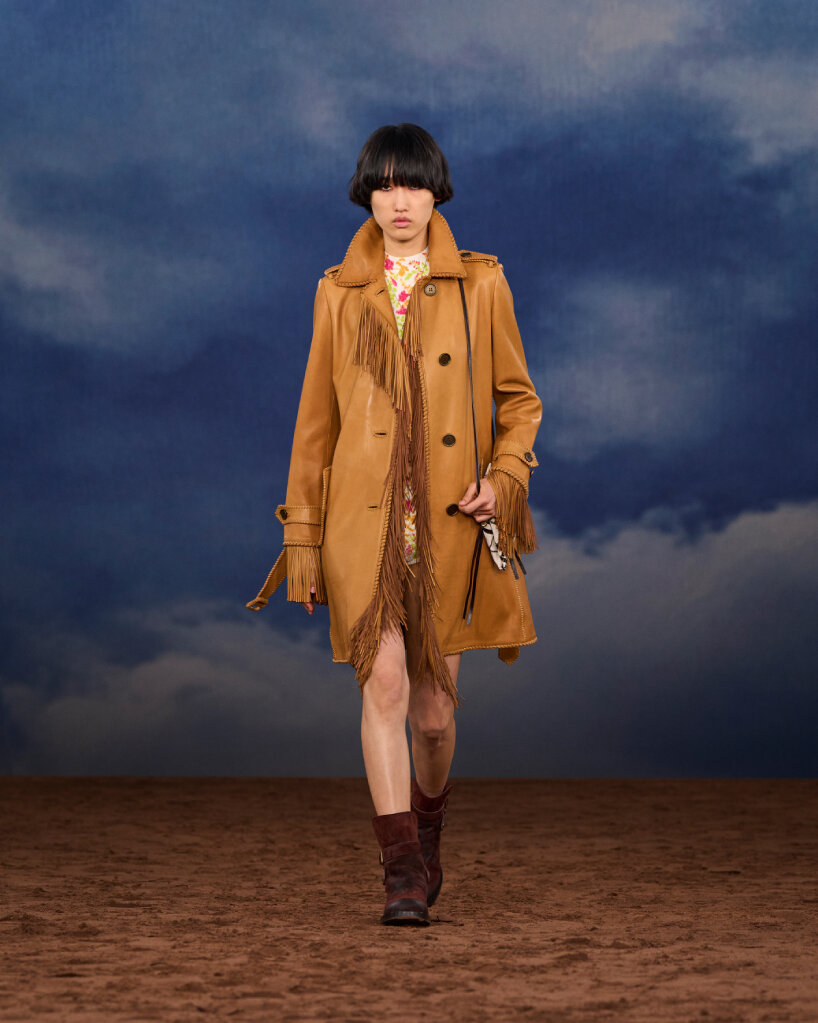 Los pisos se parecen a tierra compactada