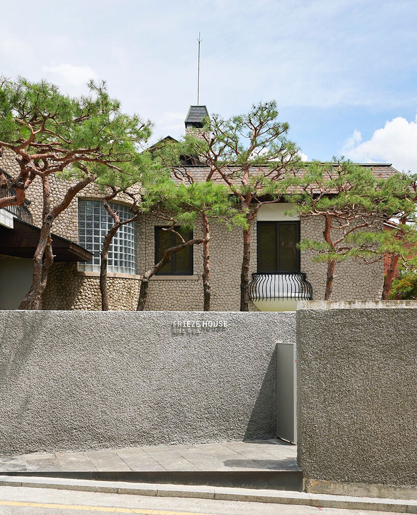 Frieze abre un espacio de exhibición durante todo el año en Seúl y pasa la instalación de aguas pluviales de Sanaa