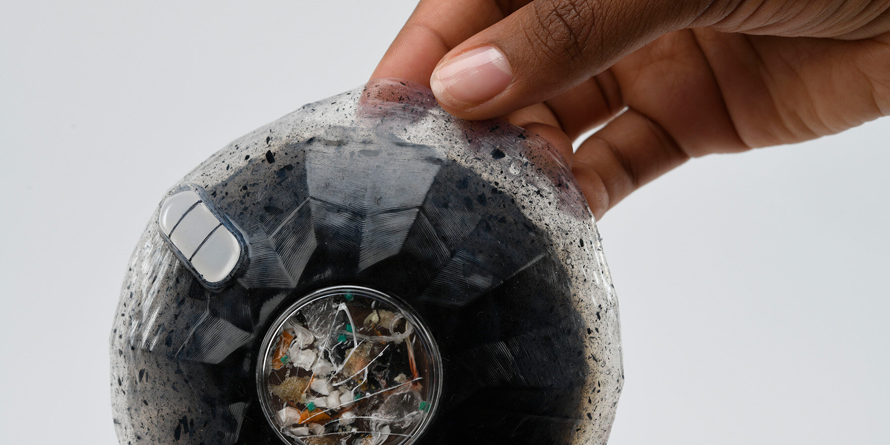 fungi-made-prosthetic-organ-filters-extracts-breaks-down-microplastics-human-bodies-designboom-ban2