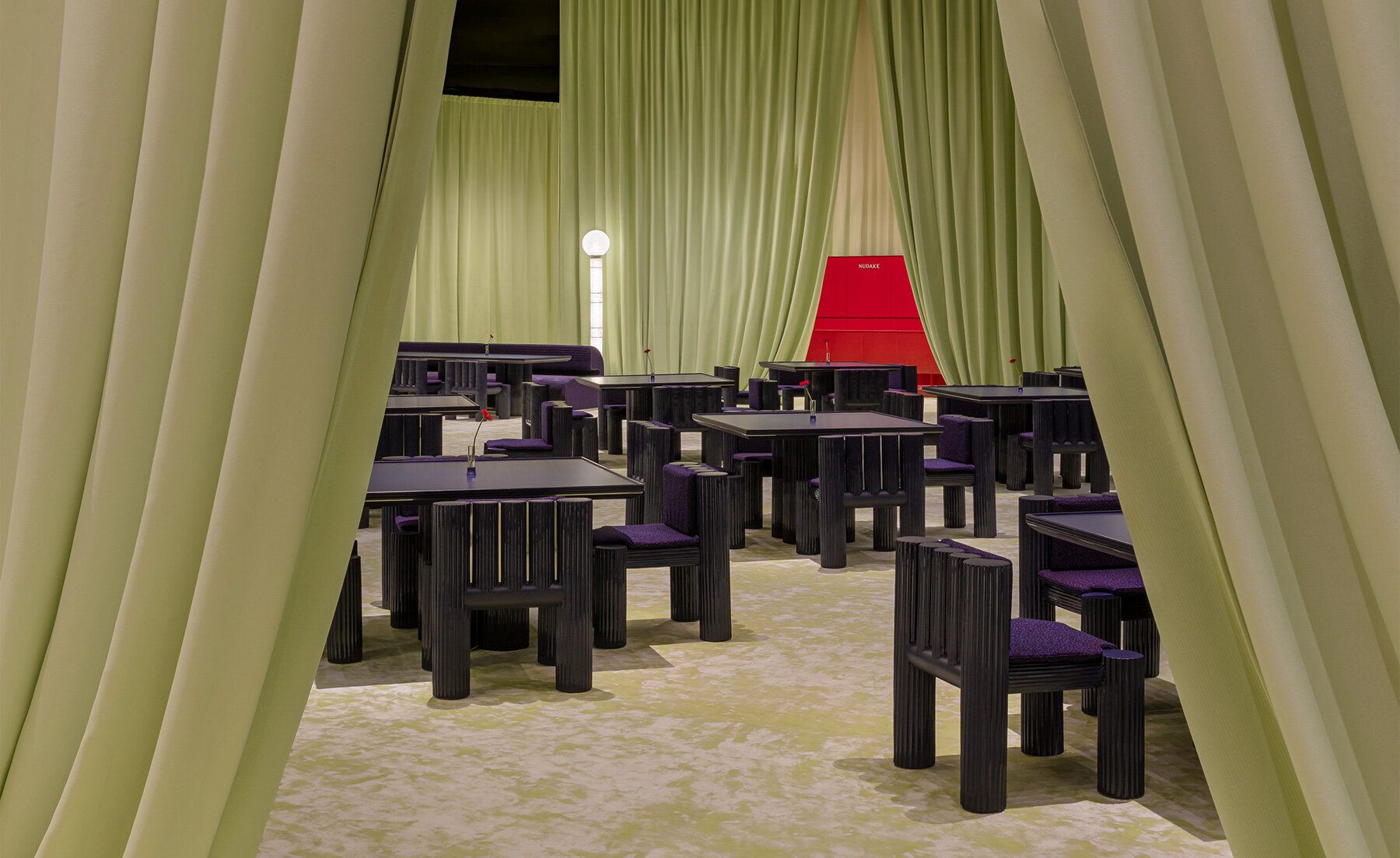 gentle-monster-haus-nowhere-seoul-giant-breathing-dachshund-designboom-large01