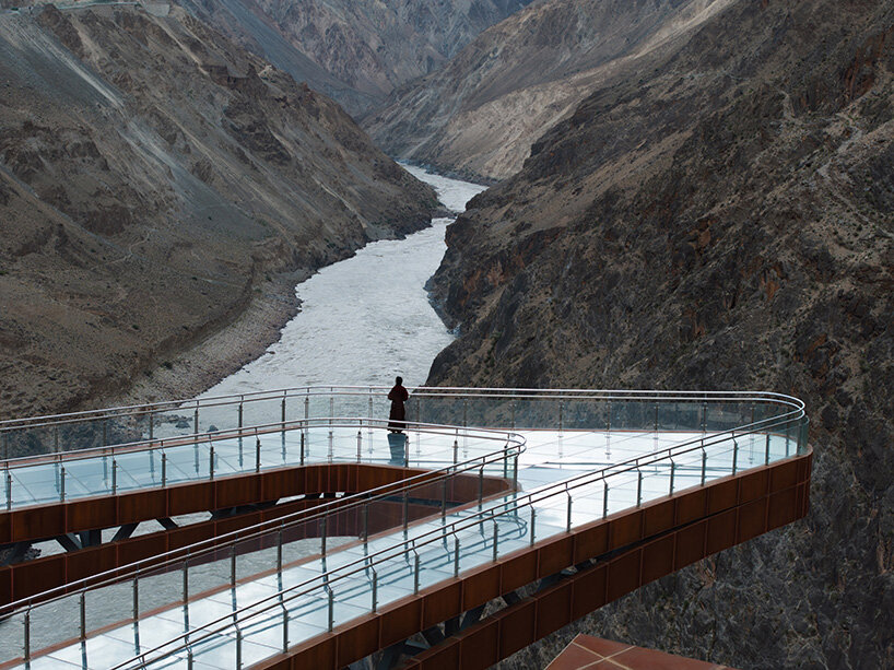 cantilevered glass walkway by archermit hovers 130 meters over tibet's canyon