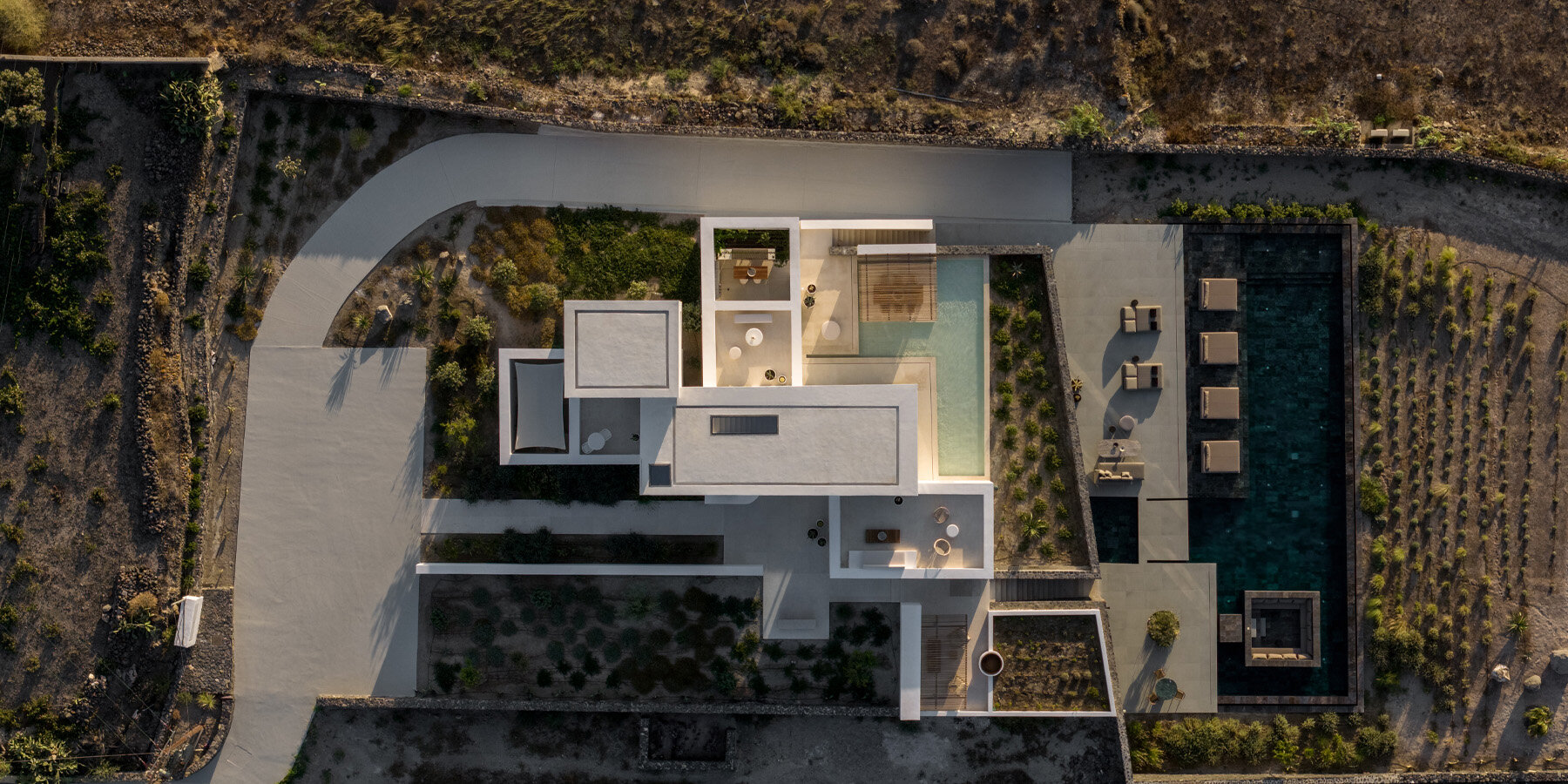 house-oia-santorini-greece-kapsimalis-architects-designboom-1800-3