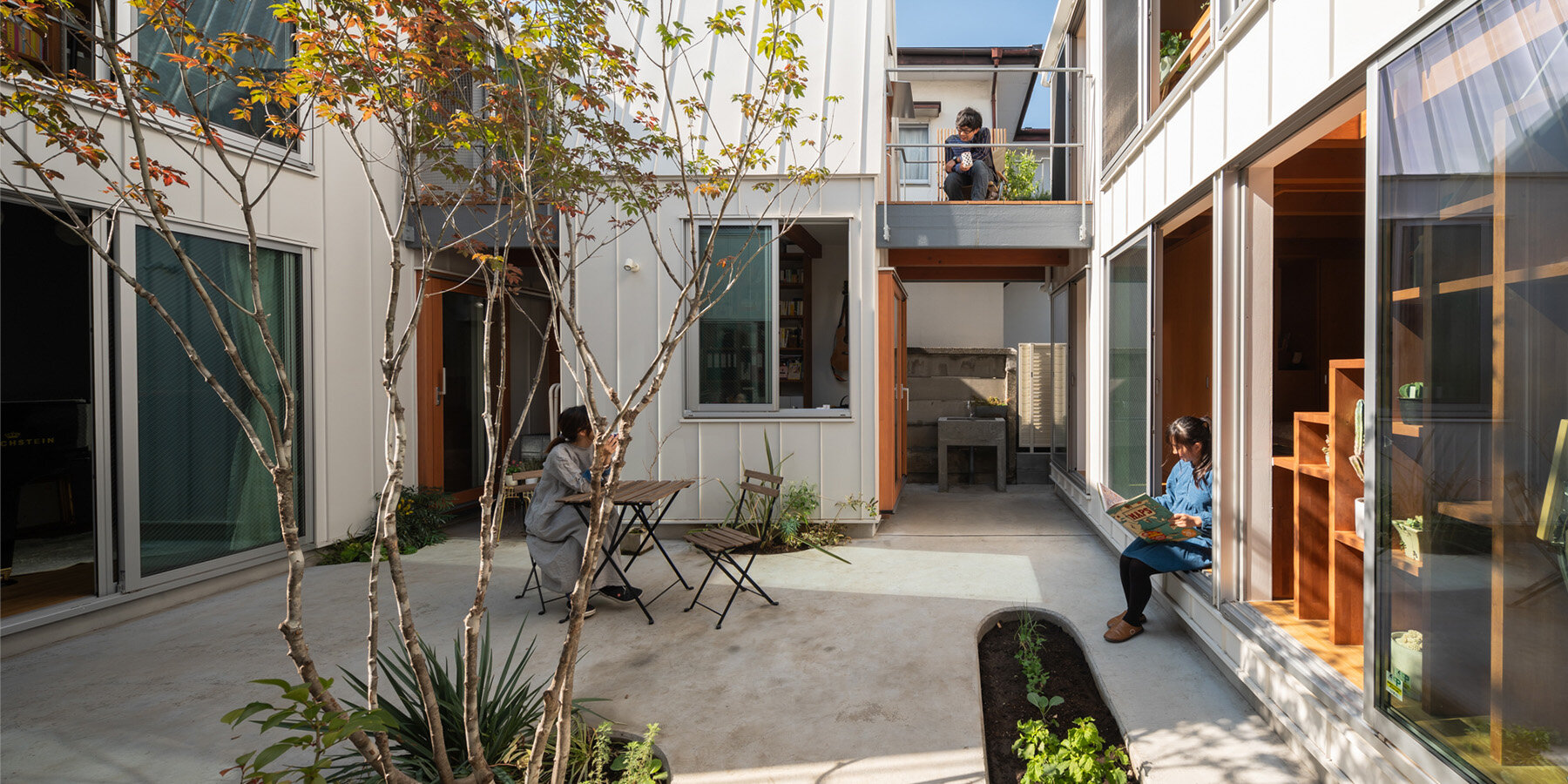 kaku-kaku-kanadel-courtyard-house-takeshi-hosaka-tokyo-japan-designboom-1800-2