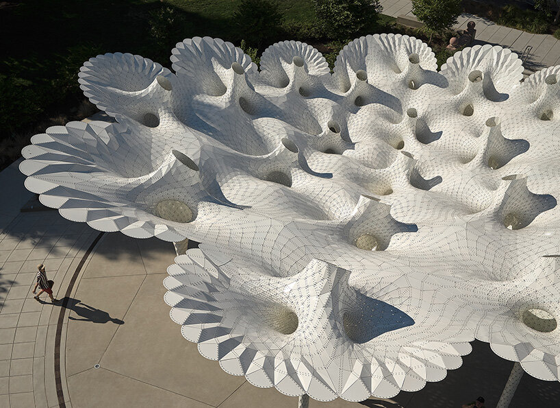 MARC FORNES / THEVERYMANY folds 6,665 aluminum parts into umbrella-like canopy